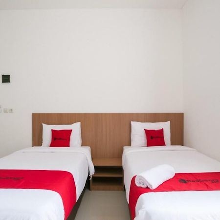 Reddoorz Syariah Near Lapangan Pancasila Simpang Lima Hostel Semarang Exterior foto