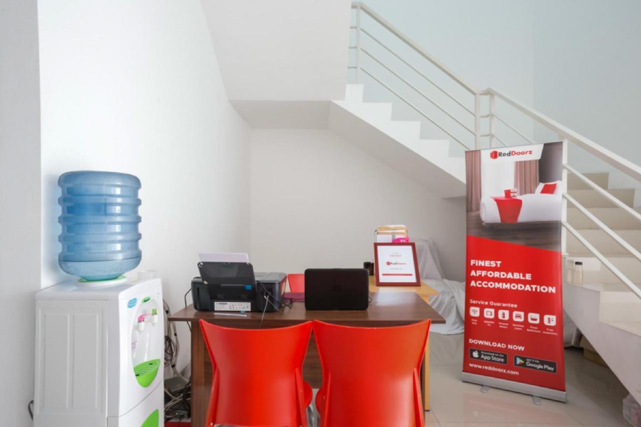 Reddoorz Syariah Near Lapangan Pancasila Simpang Lima Hostel Semarang Exterior foto
